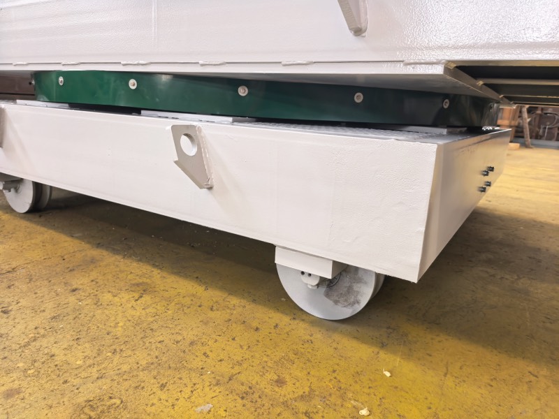China made heavy-duty steel wheels worktable for stone
