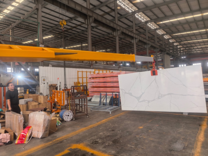 How To Move Out Heavy Cargo From 20ft Container With 5.8 Meters Length?